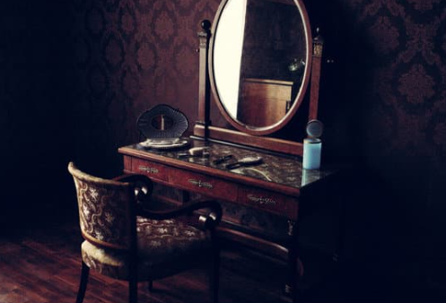 Antique Furniture Auctions on HiBid